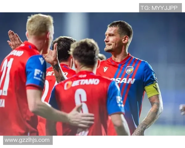 欧冠杯激战亨克对决那不勒斯双方争夺小组出线关键战役